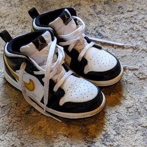 Kids jordan retro 1